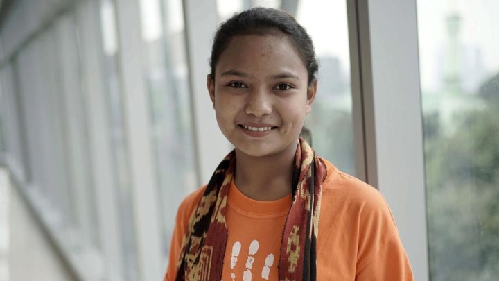 Roslinda Oslin (14) di Menara Kompas, Jakarta, Jumat (5/7/2019).

KOMPAS/LUCKY PRANSISKA (UKI)
05-07-2019